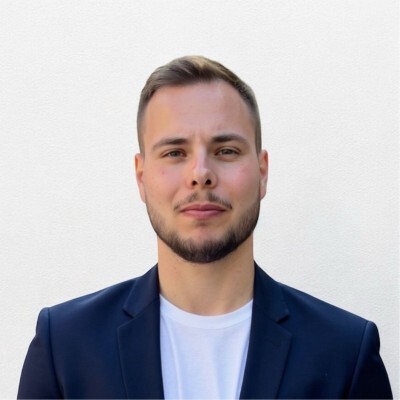 Yannik (1).jpg Yannik (1).jpg