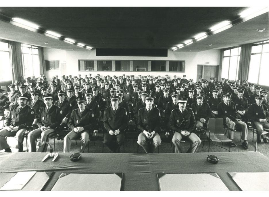 Ecole agents 1990.jpg